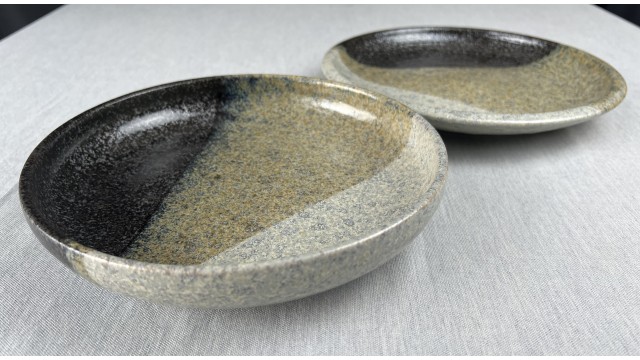 Set di Piatti in Ceramica Giapponese della Collezione Oboro