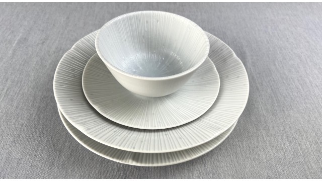 Set da Tavola in Ceramica Giapponese - 4 Piatti Autentici e di Qualità