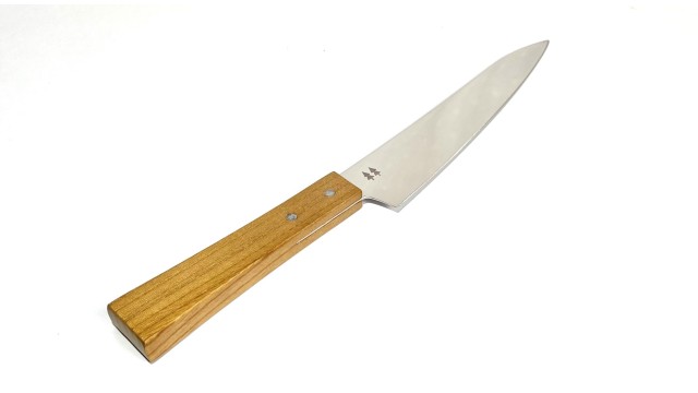 Coltelli Giapponesi MORINOKI SANTOKU - Versatilità e Precisione.